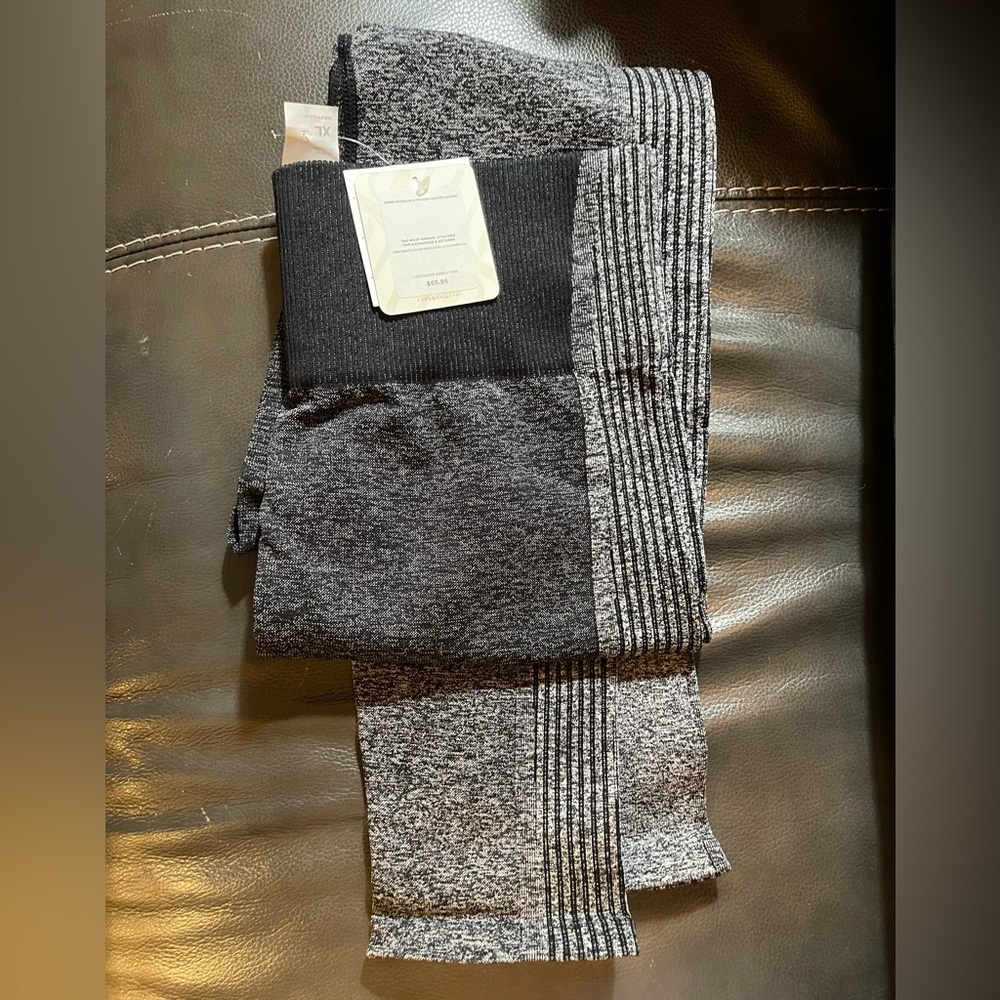 Fabletics NWT XL pants